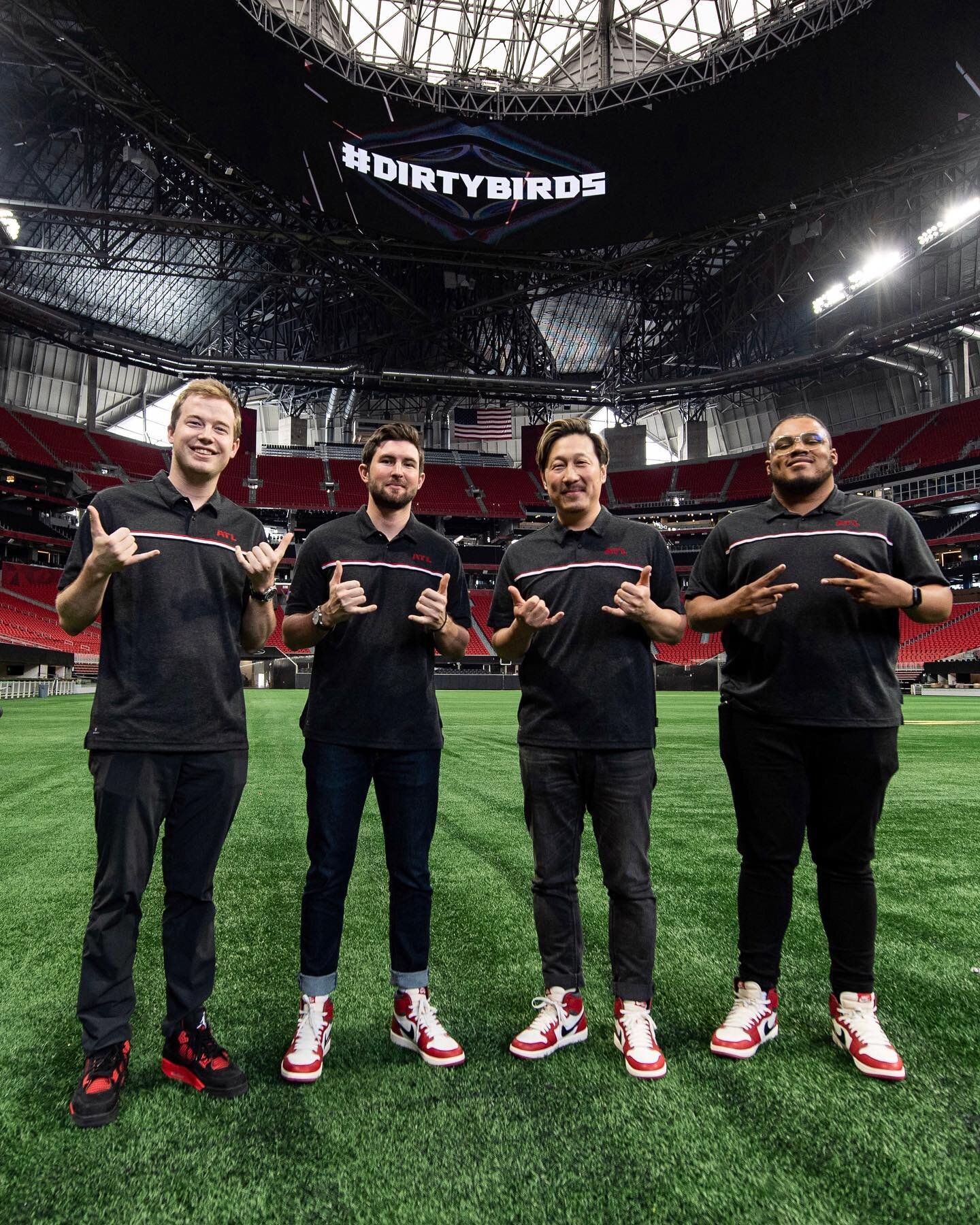 Our 1st Falcons season together just ended but it&rsquo;s first day of school vibes today as we kick off designing the look and feel package for &lsquo;23. 🤓🤙 #RiseUp #DirtyBirds 🥯🤸🏻&zwj;♂️🏂 
ty @jaybendlinphoto the yung legend for the flick